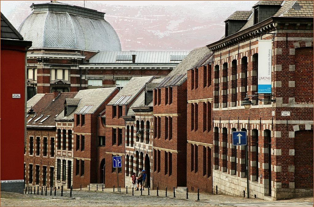 Le quartier de l'immeuble, à Mons
